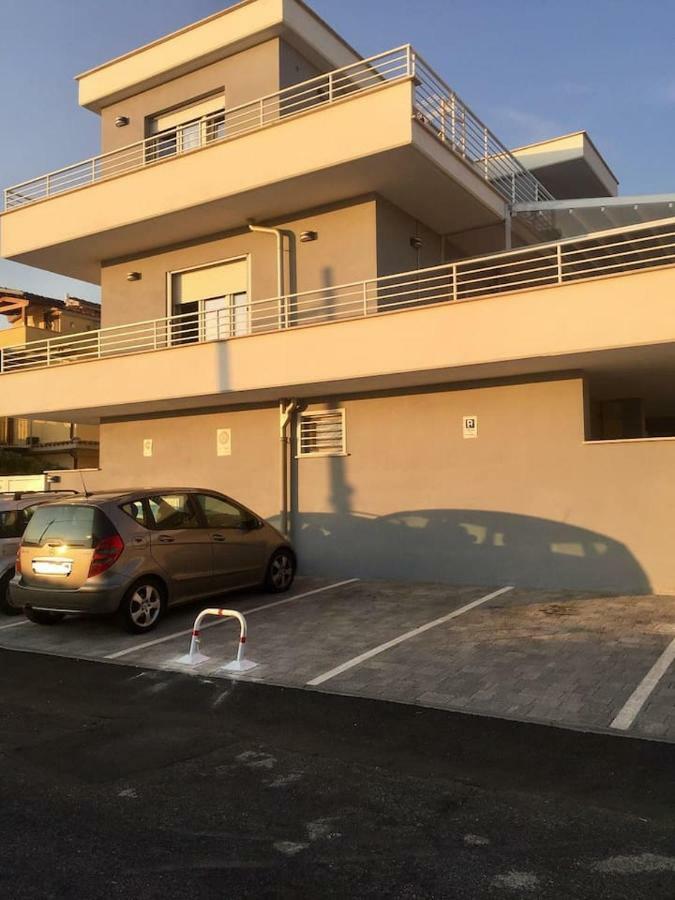 Sunset House Apartment Fiumicino Exterior photo